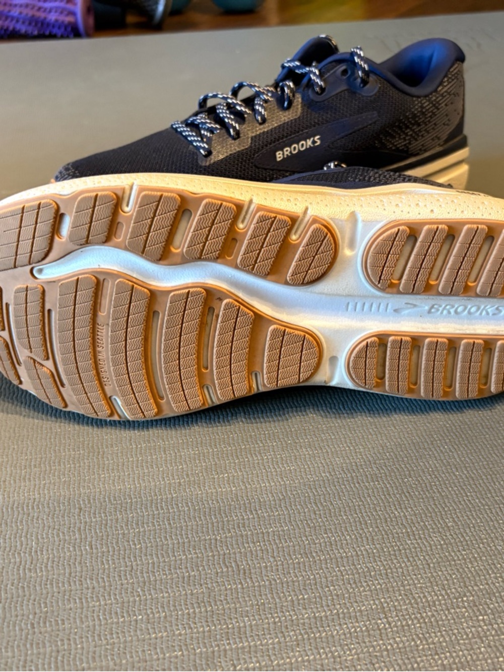 Brooks Men's Ghost Max 2 Running Shoes in Navy with White Accents - Picture 5 of 6
